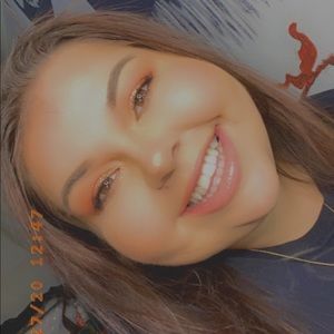 Meet your Posher, Alissa